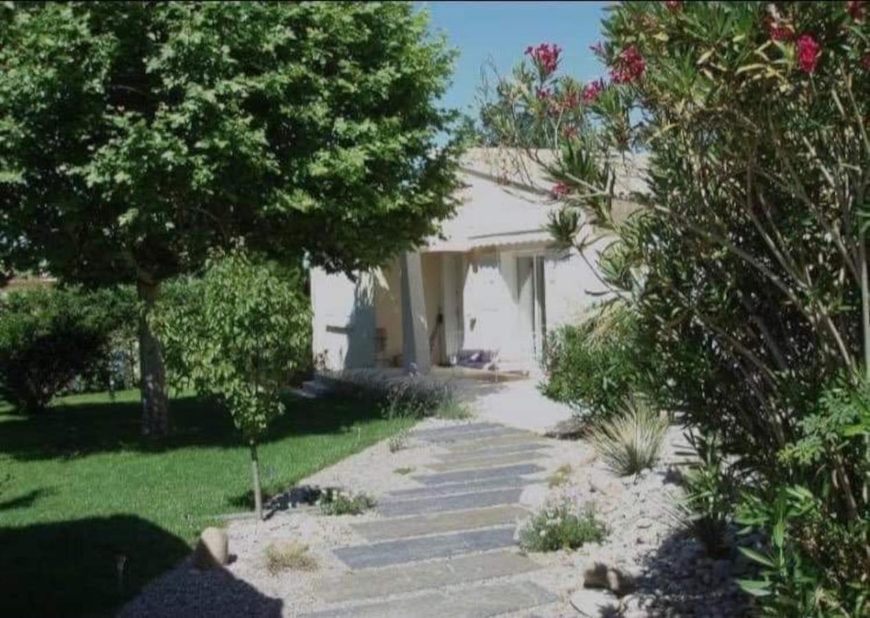 … Et La Fourmi Villa Saumane-de-Vaucluse Bagian luar foto