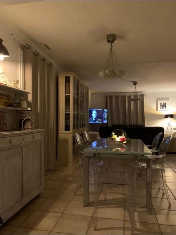 … Et La Fourmi Villa Saumane-de-Vaucluse Bagian luar foto