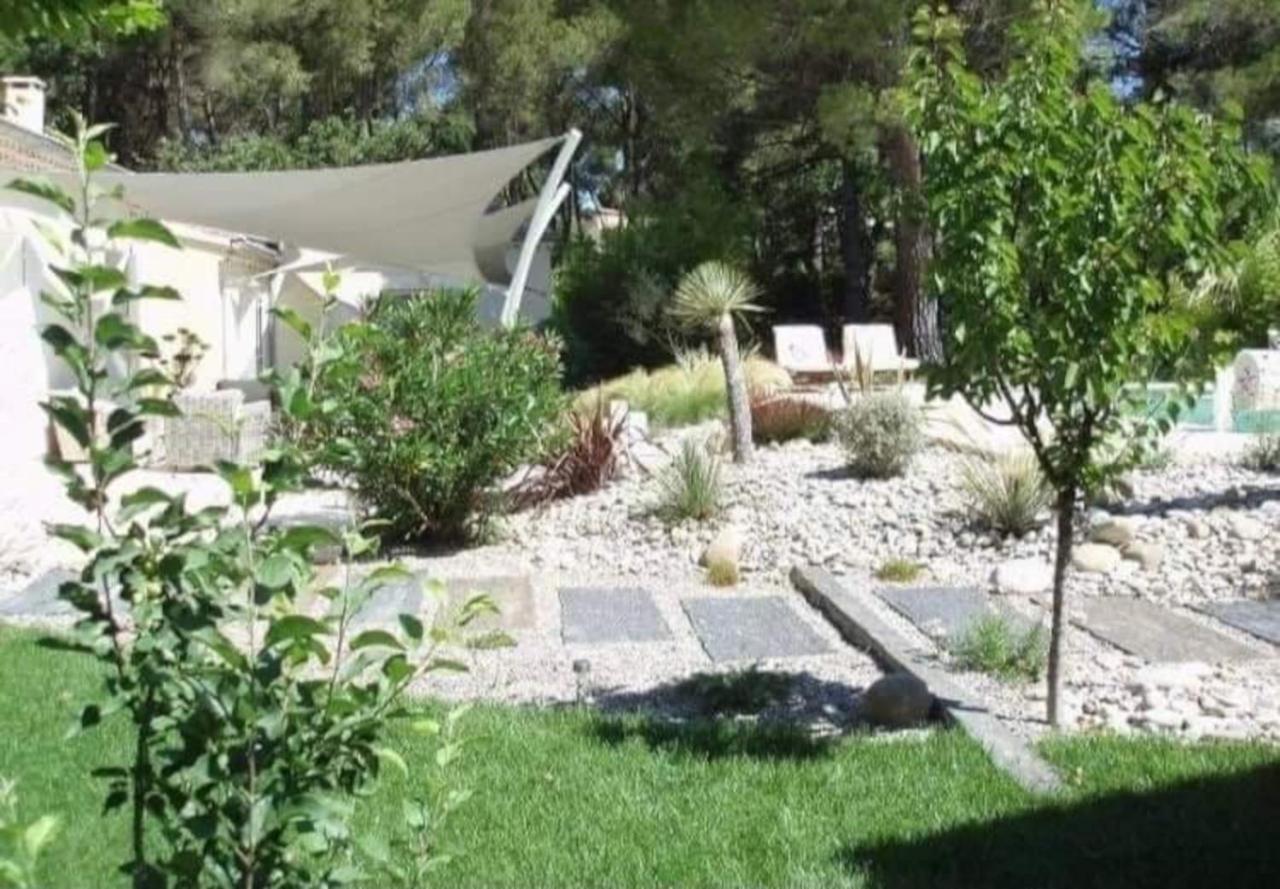 … Et La Fourmi Villa Saumane-de-Vaucluse Bagian luar foto