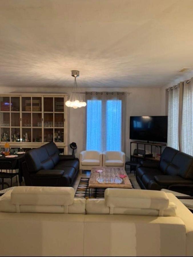 … Et La Fourmi Villa Saumane-de-Vaucluse Bagian luar foto